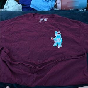 Riot society Burgundy men’s Tee with Bear Graphic